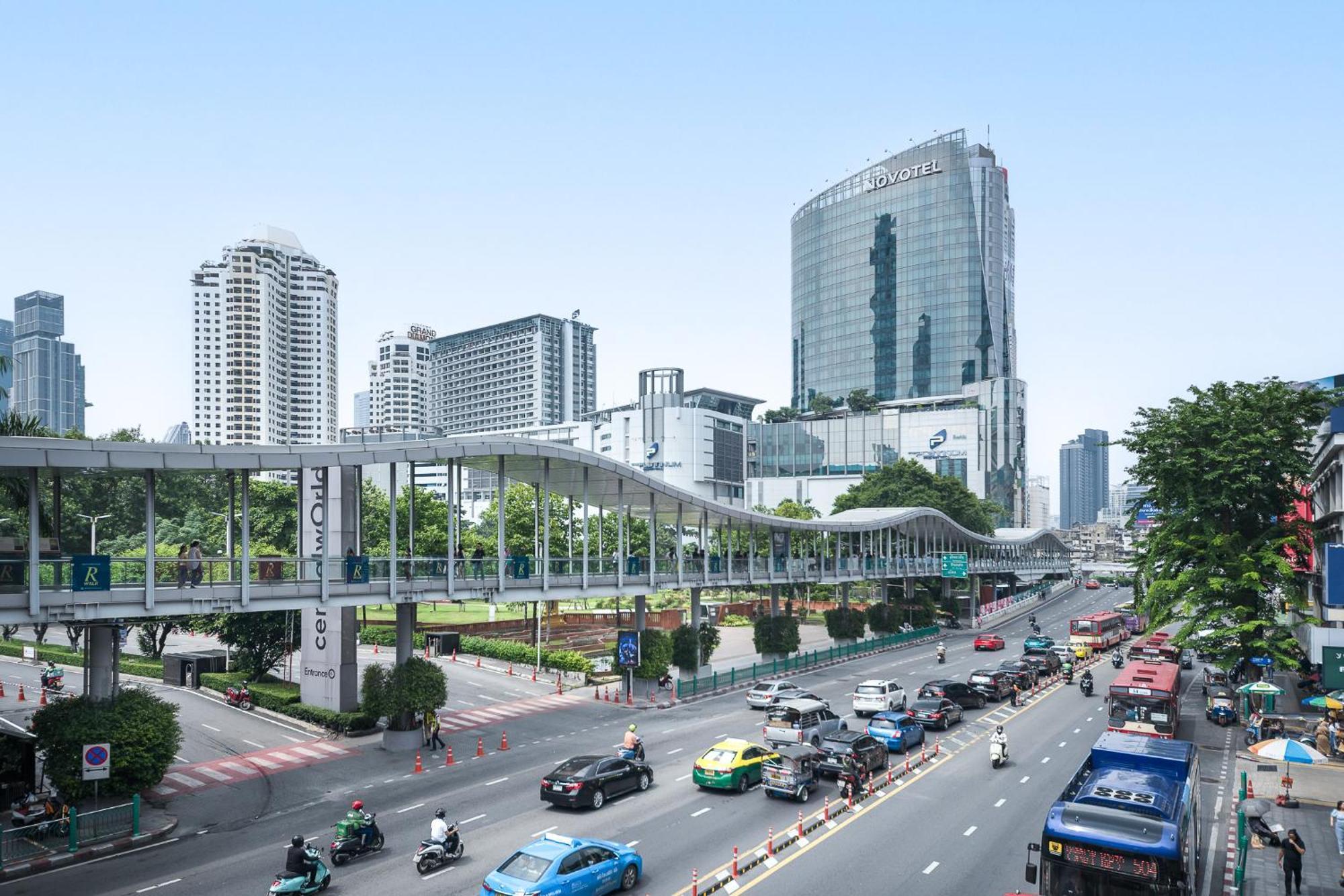 Platinum Deluxe Shopping Apartments Bangkok Esterno foto