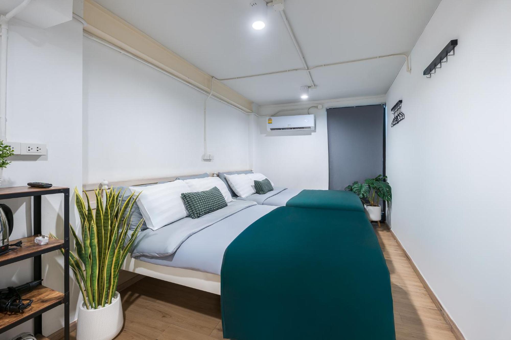 Platinum Deluxe Shopping Apartments Bangkok Esterno foto