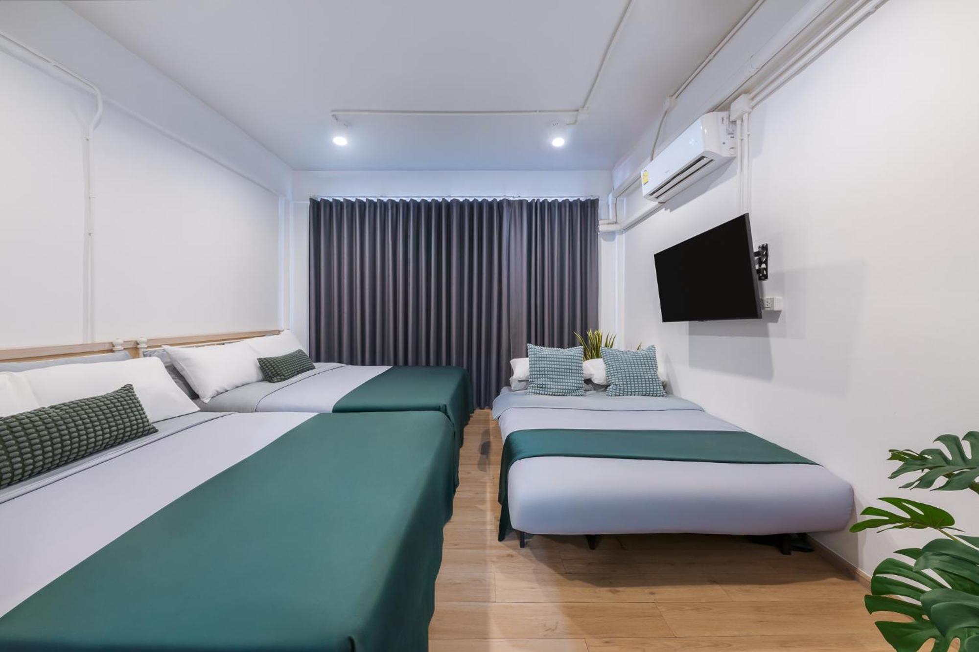 Platinum Deluxe Shopping Apartments Bangkok Esterno foto